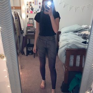 Under Armour Leggings ~ Size medium